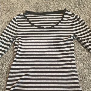 Old Navy Black and White Fitted 3/4 Sleeve T-Shirt